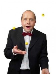 Jonglage mit Jongleur und Zauberer