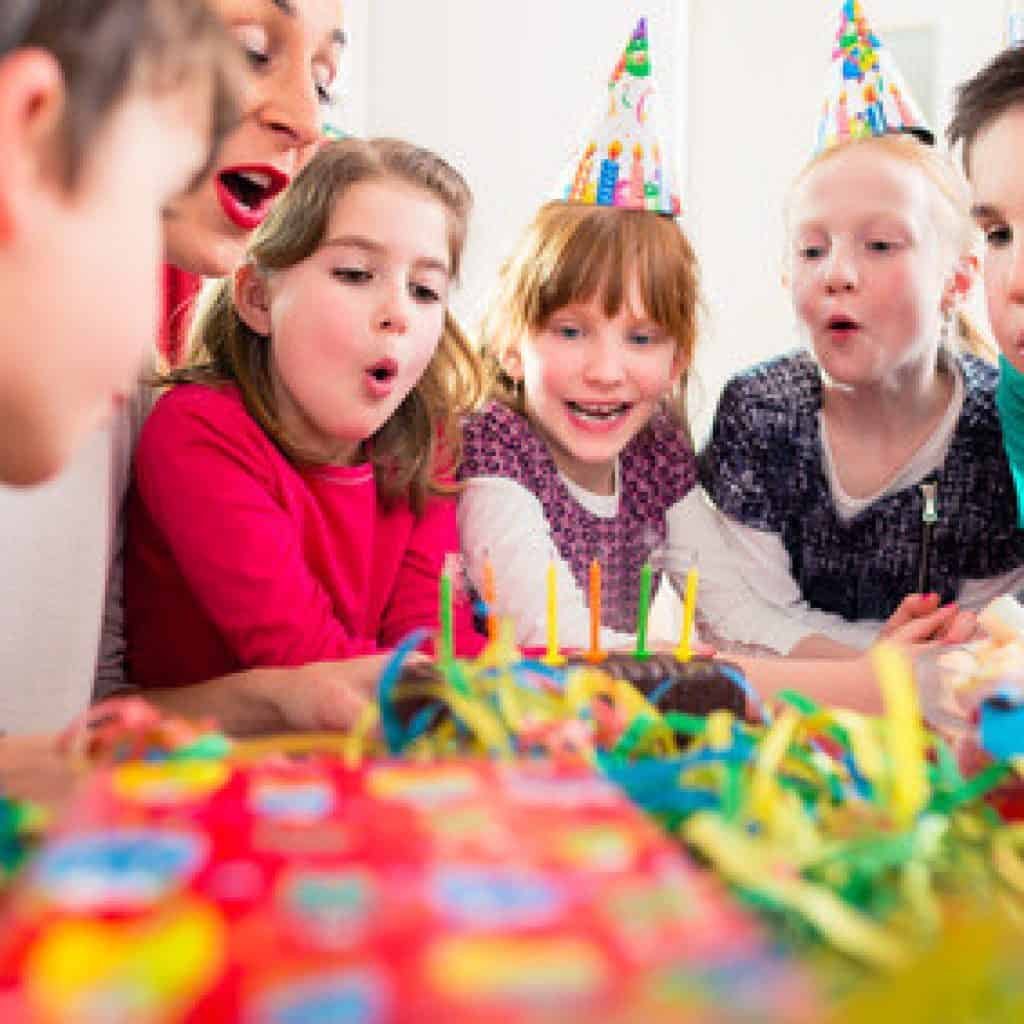 Kindergeburtstag - Spiele, Unterhaltung und Rezepte für die Geburtstag Party
